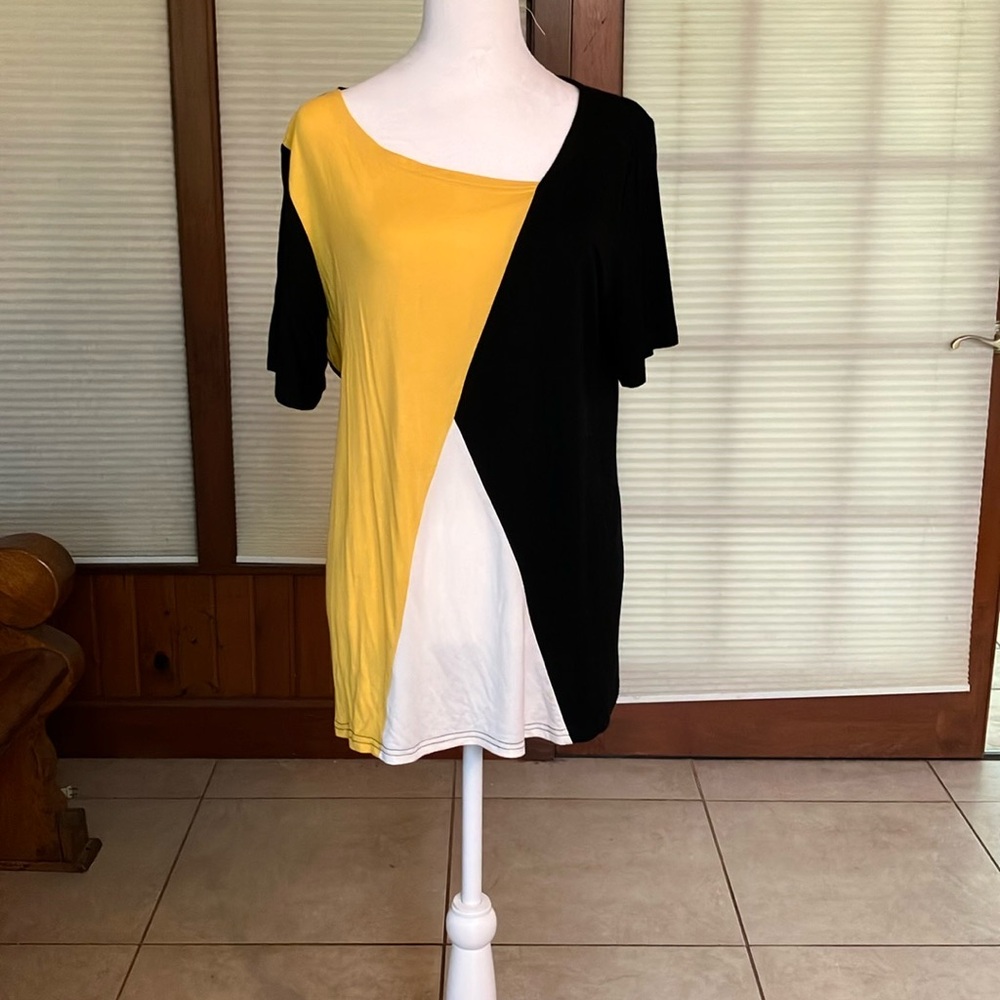 Asymmetrical neckline, short sleeve top